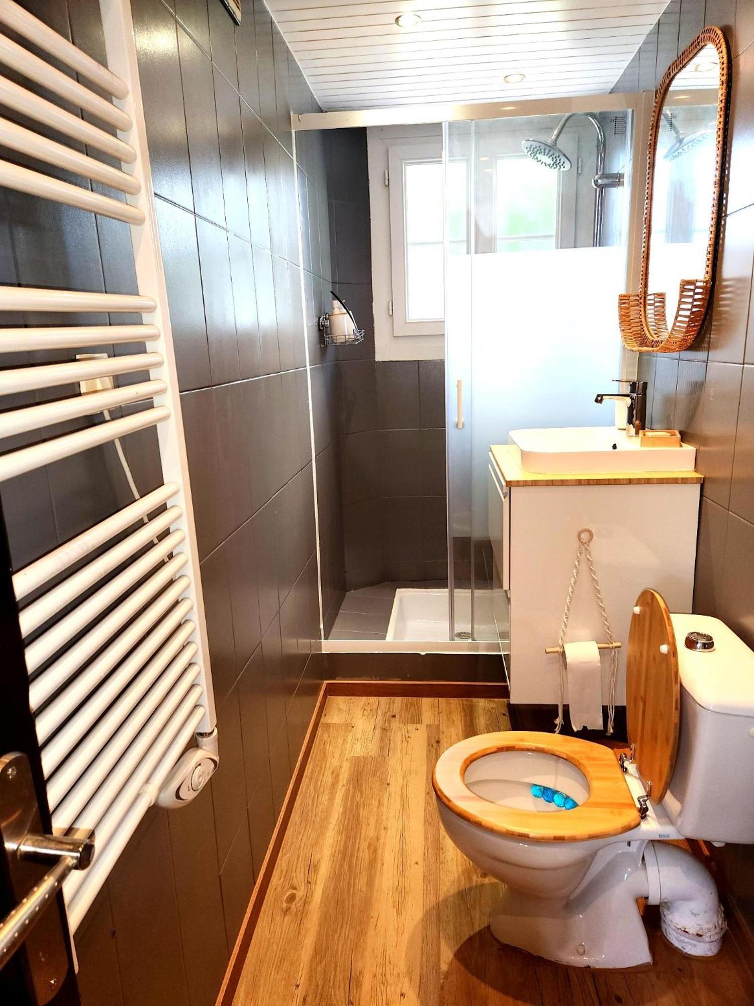 Apartamento No Historico Noyon Luaran gambar